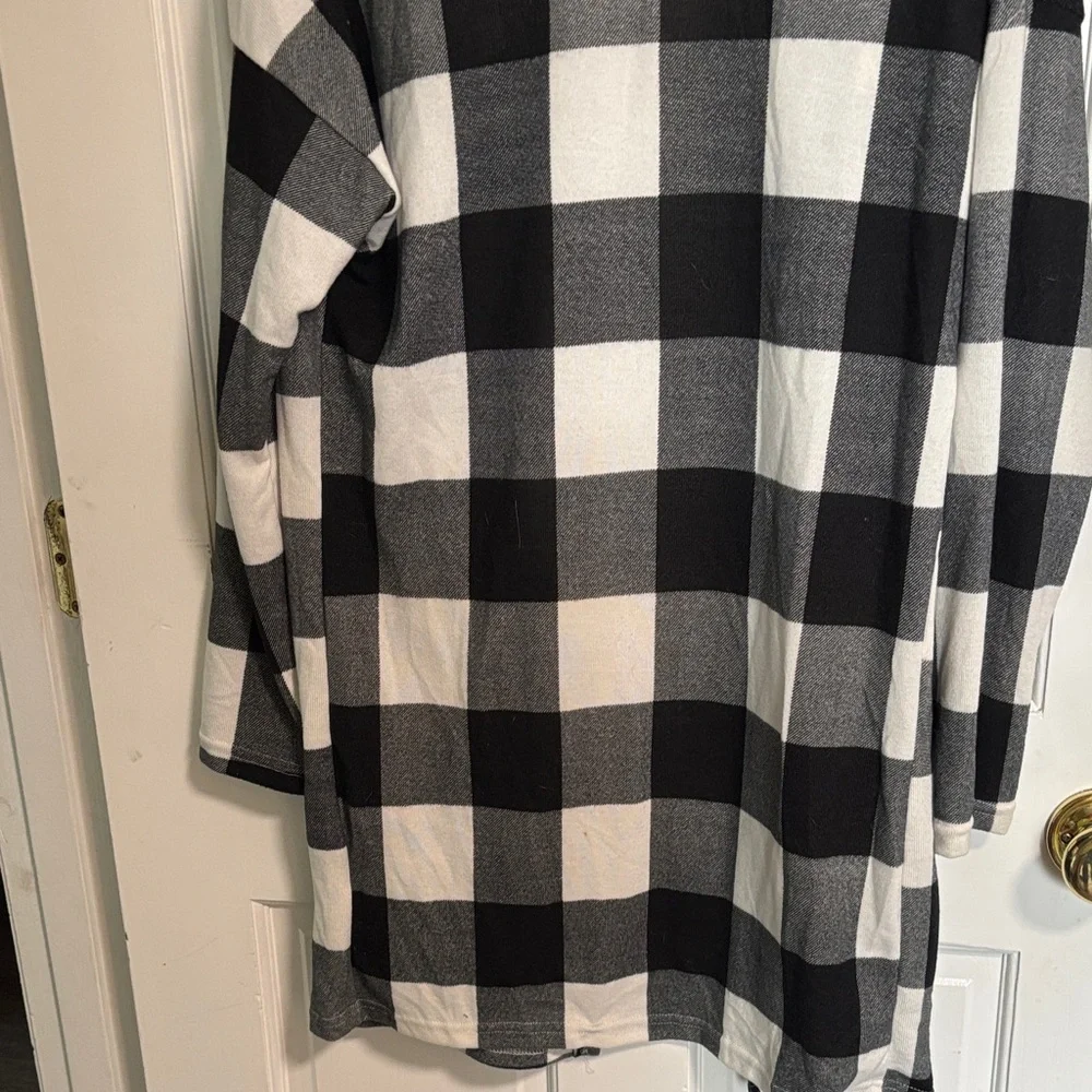 Cozy Black & White Plaid Open-Front Cardigan - Picture 7 of 7